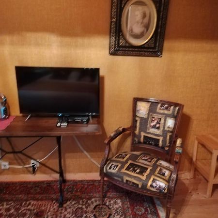 Chambre D'Hotes Acces Separe Et Possibilite Table D'Hotes Sur Reservation Apartment Ver  Luaran gambar